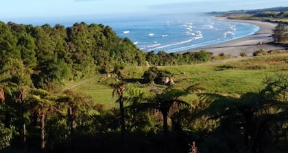 Nine Mile Views holiday home, Charleston, Westport