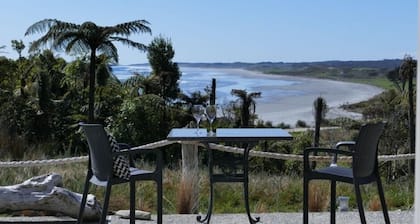 Nine Mile Views holiday home, Charleston, Westport