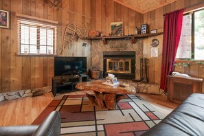 Smart TV, fireplace, Netflix, DVD player