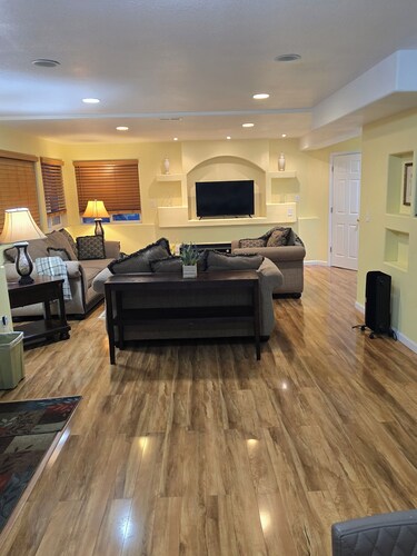 Mountain View Walkout Basement 