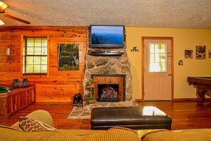 Smart TV, fireplace, DVD player