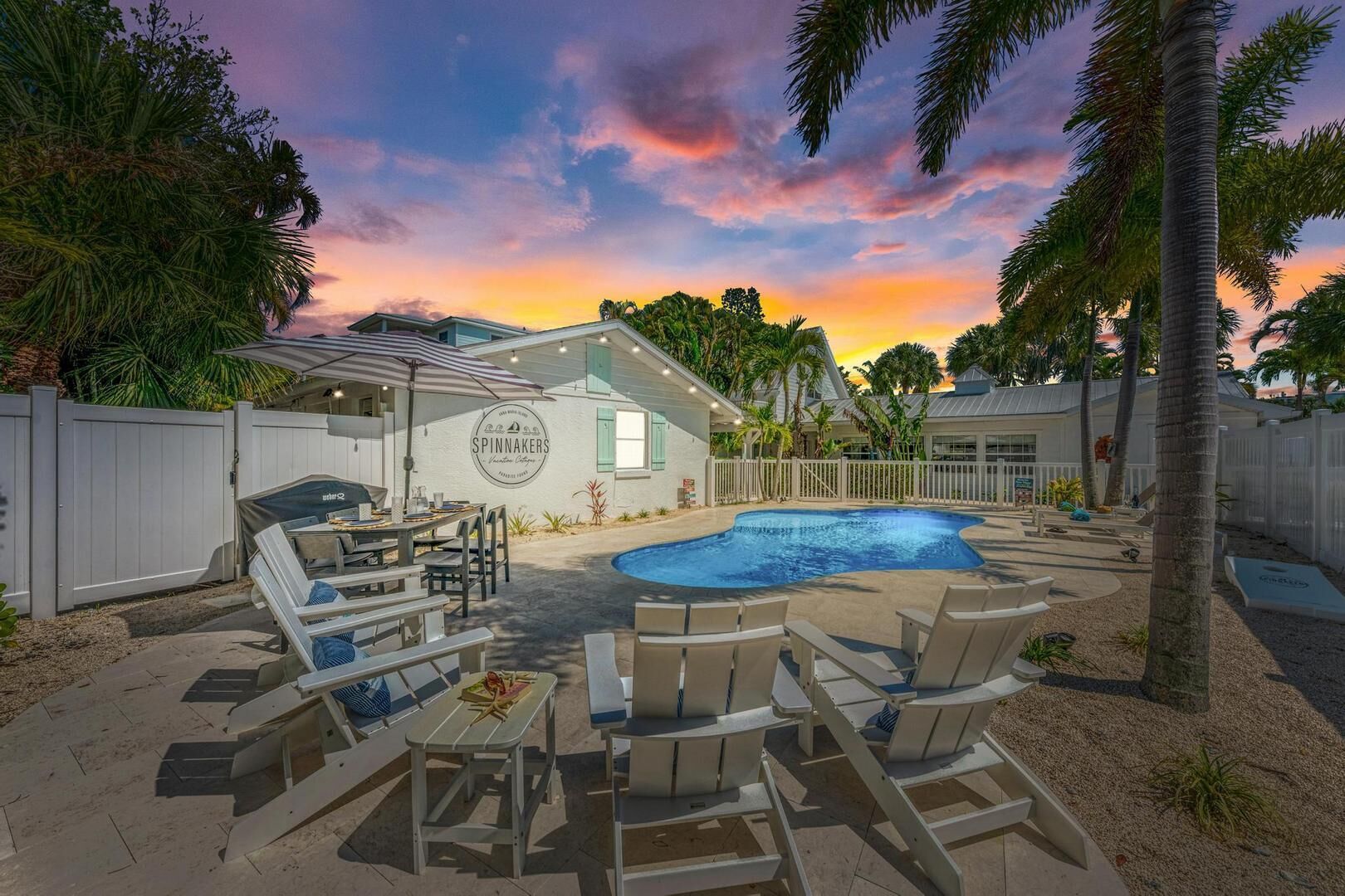 Cabin 2 Spinnakers Cottages: Dog Friendly - 250 Steps to Beach Home