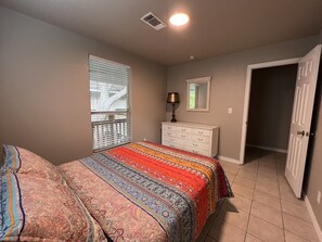 3 bedrooms, free WiFi, bed sheets - River Retreat on the Chute # 1 BEST PART OF THE RIVER (New Braunfels)