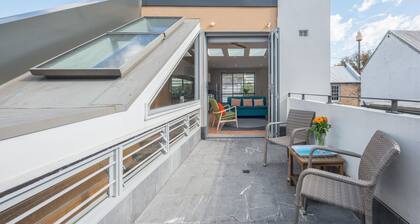 Designerhaus in einer ruhigen Straße vor der Haustür