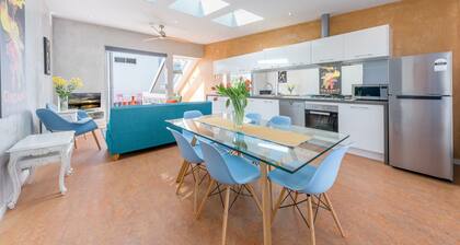 Designer house in quiet street on city doorstep