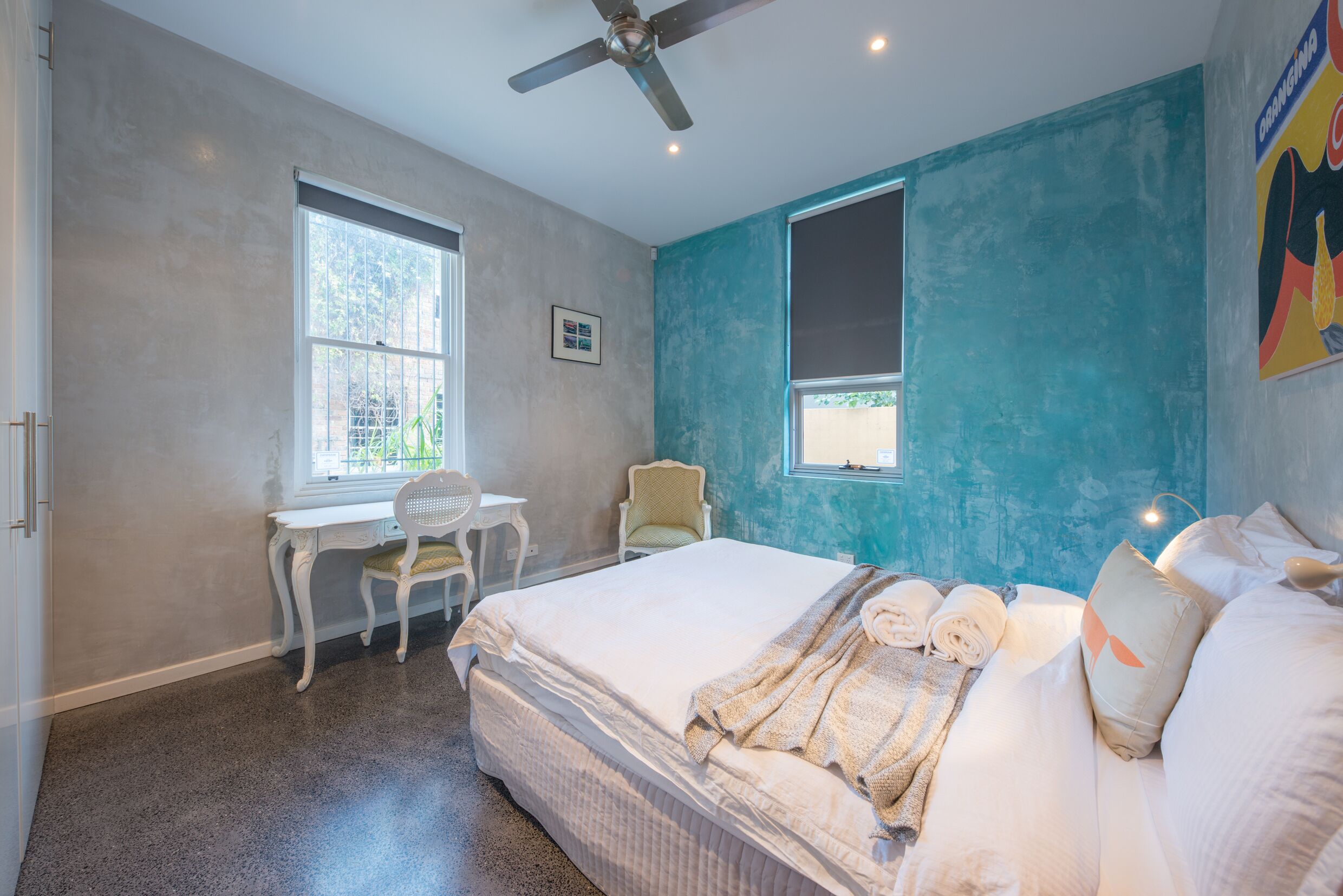 Designer house in quiet street on city doorstep — image 15