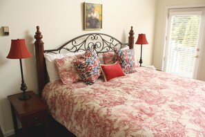 4 habitaciones, tabla de planchar con plancha, wifi y ropa de cama 