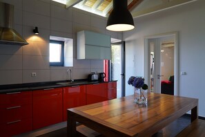 Réfrigérateur, four, plaque de cuisson, lave-vaisselle