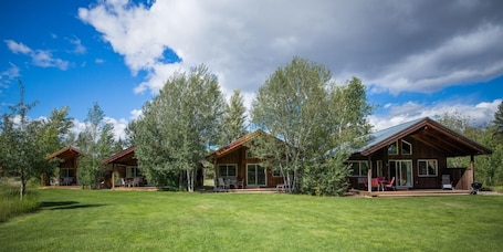 Exterior. River Run Inn