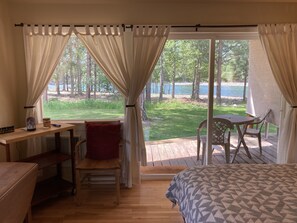 Camera Deluxe, 1 letto queen, cucina, vista fiume | Area soggiorno