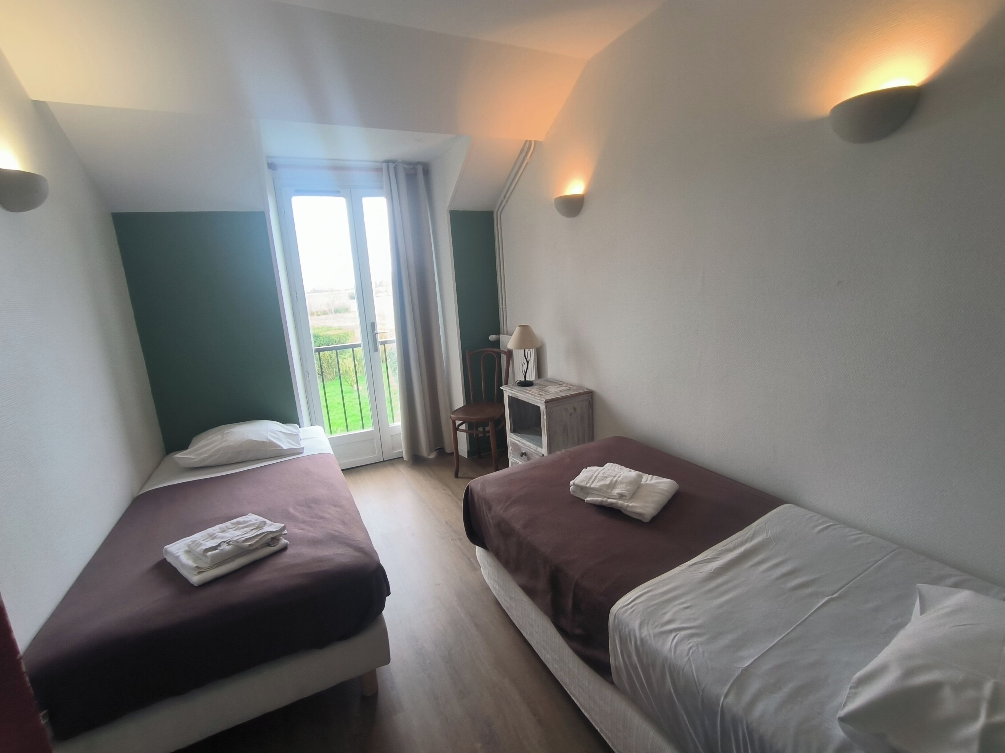 10 bedrooms, iron/ironing board, travel cot, WiFi