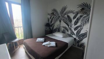 10 bedrooms, iron/ironing board, travel cot, WiFi