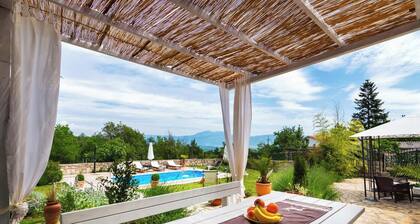 Villa Antoana avec piscine + spa bain Ă remous + sauna finlandais +PlayStation 4