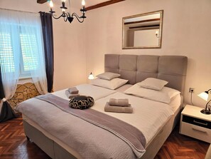 4 bedrooms, iron/ironing board, travel cot, free WiFi