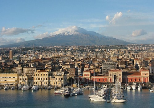 VILLA ROSYIANO-with garden and private swimming pool Catania Etna Taormina