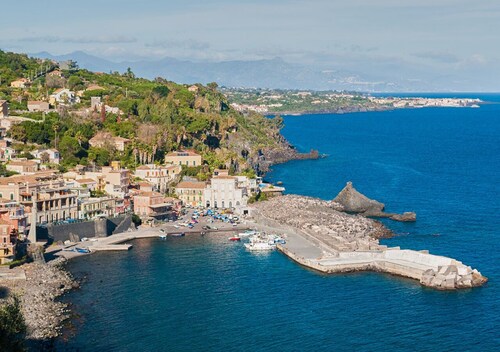 VILLA ROSYIANO-with garden and private swimming pool Catania Etna Taormina