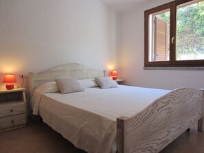 2 bedrooms, iron/ironing board - Cozy cottage in Residence with veranda in front of the pool (Marina di Tertenia)