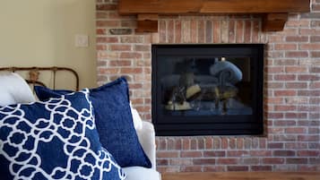 Smart TV, fireplace, DVD player, books