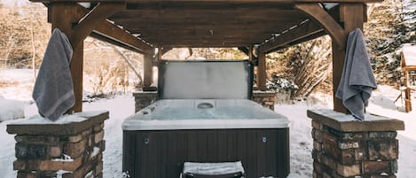 Bain à remous extérieur