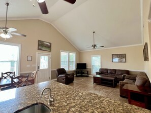 Smart TV, DVD player