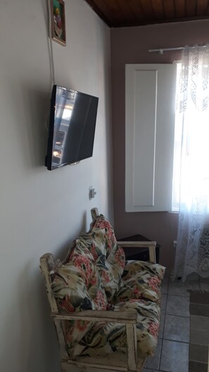Basic Double Room, 1 Double Bed, Non Smoking | Free WiFi, bed sheets - Hospedaria Pedra do Sol (Paraty)