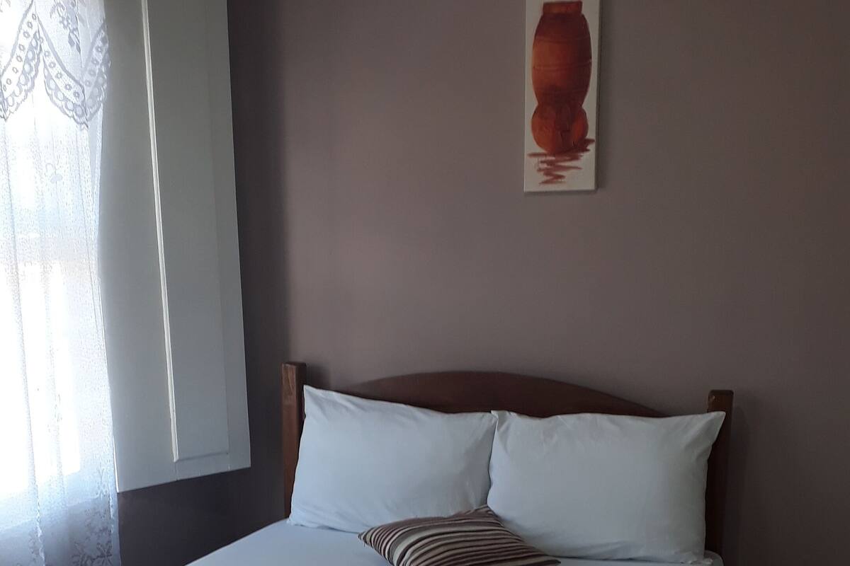 Basic Double Room, 1 Double Bed, Non Smoking | WiFi (free), bed sheets