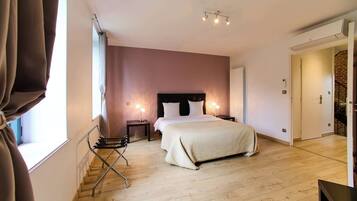 8 bedrooms, iron/ironing board, travel crib, WiFi