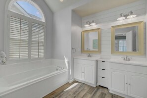 Ensemble douche/baignoire, sĂšche-cheveux
