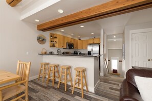 Interior - Big Sky Luxury 2BR w/2 King Suites - Hot Tub - Mtn Views - New Bathrooms (Big Sky)
