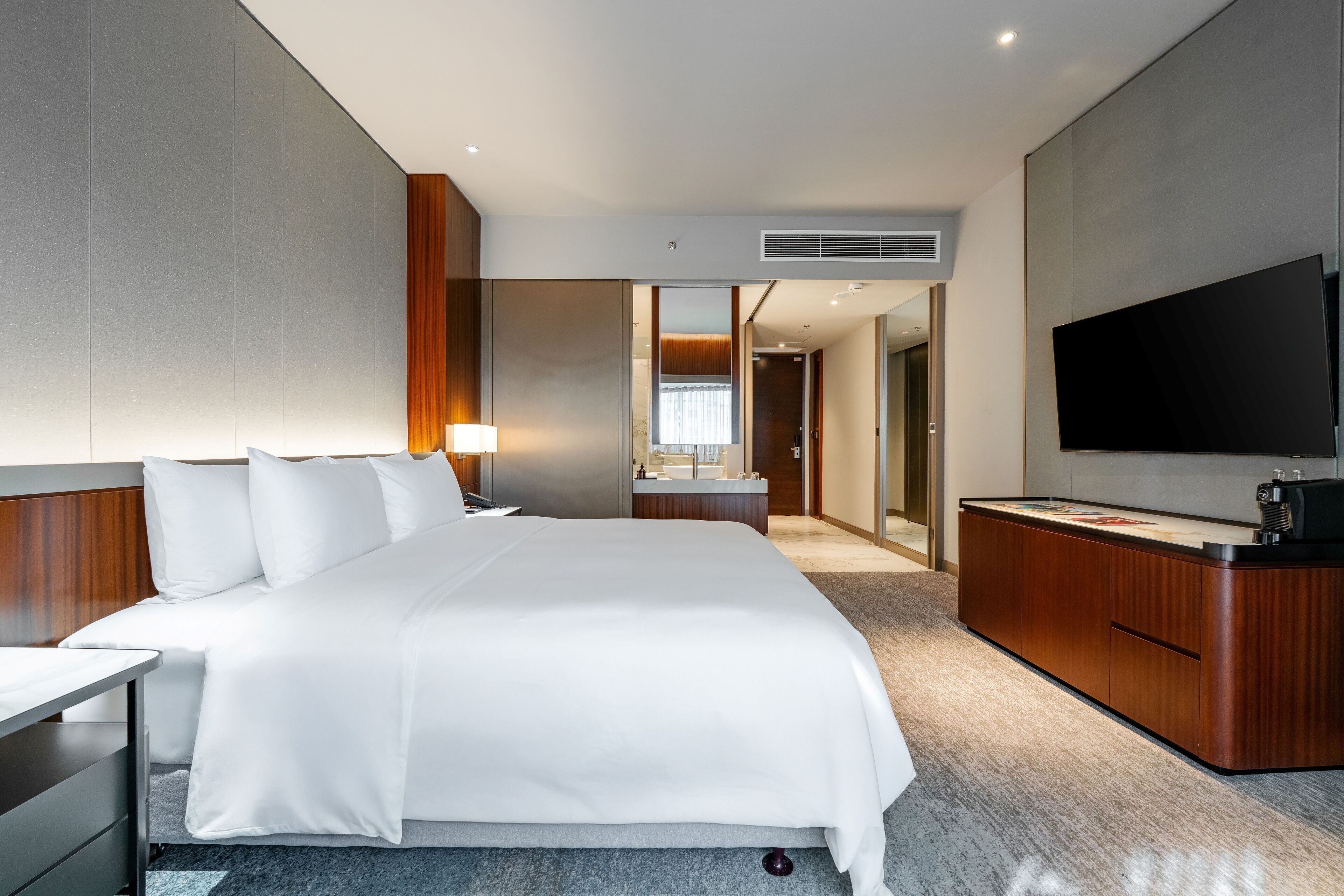 Quarto duplo club | Roupas de cama premium, edredons de pluma, cofres nos quartos