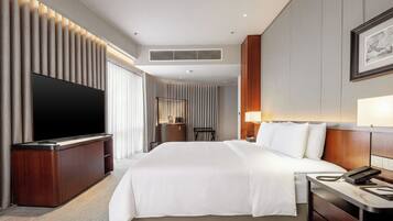 Premium bedding, down duvets, minibar, in-room safe
