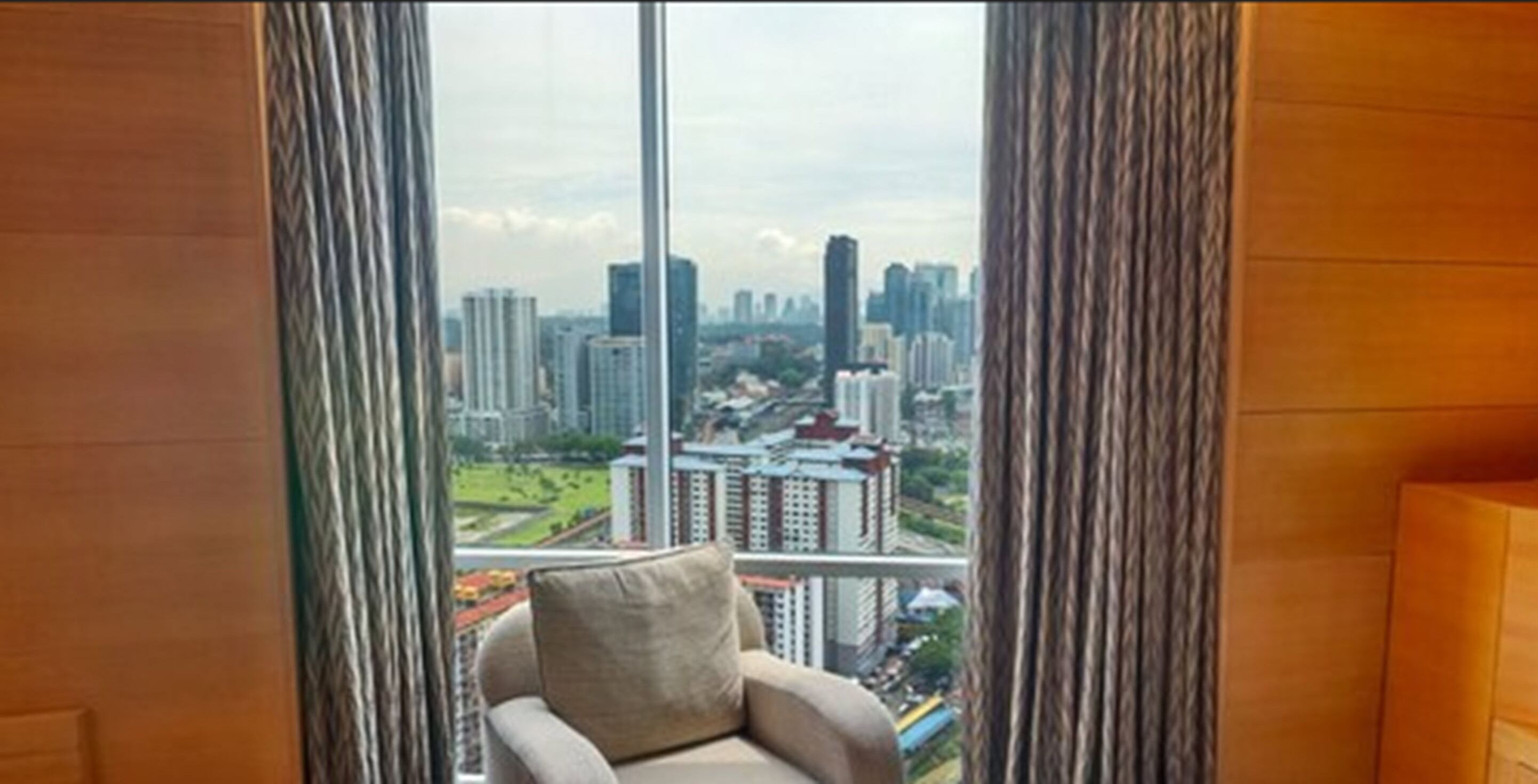 deluxe room, 1 king bed, city view | view from room