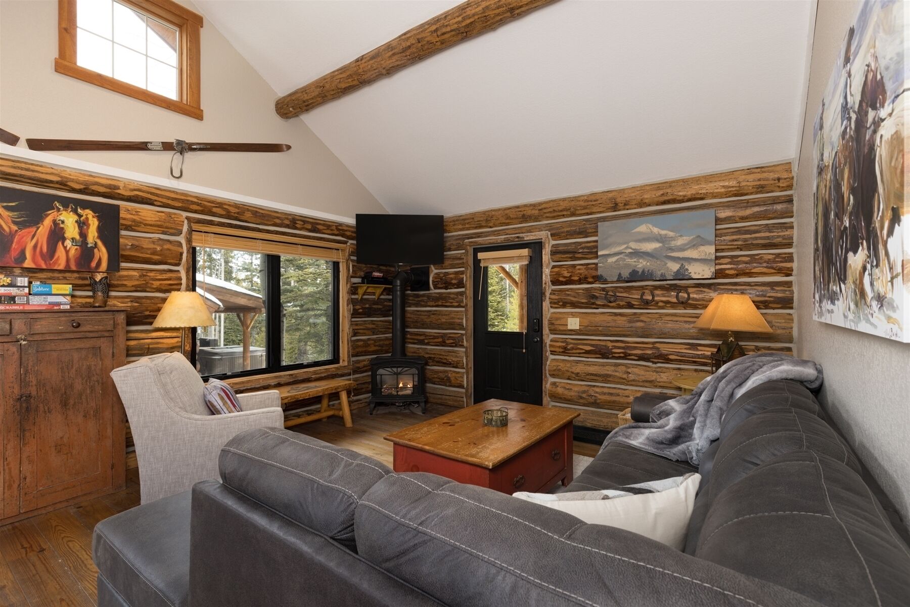 Ski-in/out From Porch-"the Wrangler" Cowboy Heaven Cabin, Hot Tub, Lux Bathrooms - Big Sky, MT