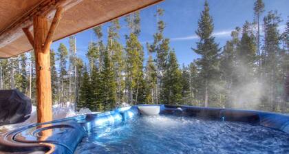 True Ski-in/ski-out - The Wrangler-Cowboy Heaven Cabin, Hot Tub, New Bathrooms