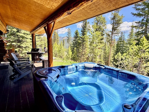 Big Sky Cowboy Heaven Cabin, Private Hot Tub, Firepit, Mtn Views, Gr8 Basecamp!
