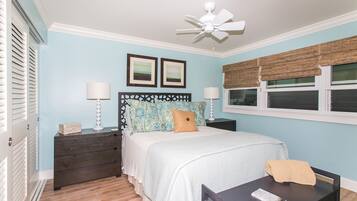 1 slaapkamer, een strijkplank/strijkijzer, gratis wifi, beddengoed