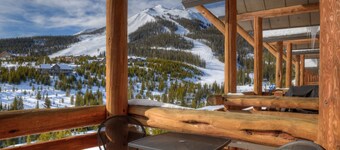 "Front Row" Saddle Ridge - New Bathrooms - Ski-in/out Townhome w/Hot Tub/Views