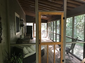 Interior - Lake Martin alabama, Cozy Couple Or Small Family. Pontoon Boat Rentals Available (Alexander City)