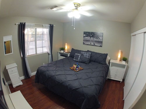 アイランドリオ〜ルクス。 プライベート ベッド/バス〜10分ストリップ/ LAS〜ハイテク〜50 