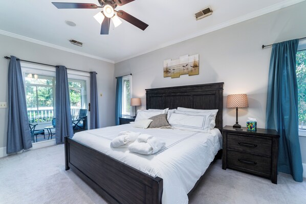 4 bedrooms, iron/ironing board, free WiFi, bed sheets