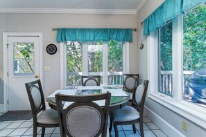 Dining - Wonderful 4BR/4BA Home! Sleeps 10.  Amenity Access Available for purchase! Close to Beach! (Johns Island)