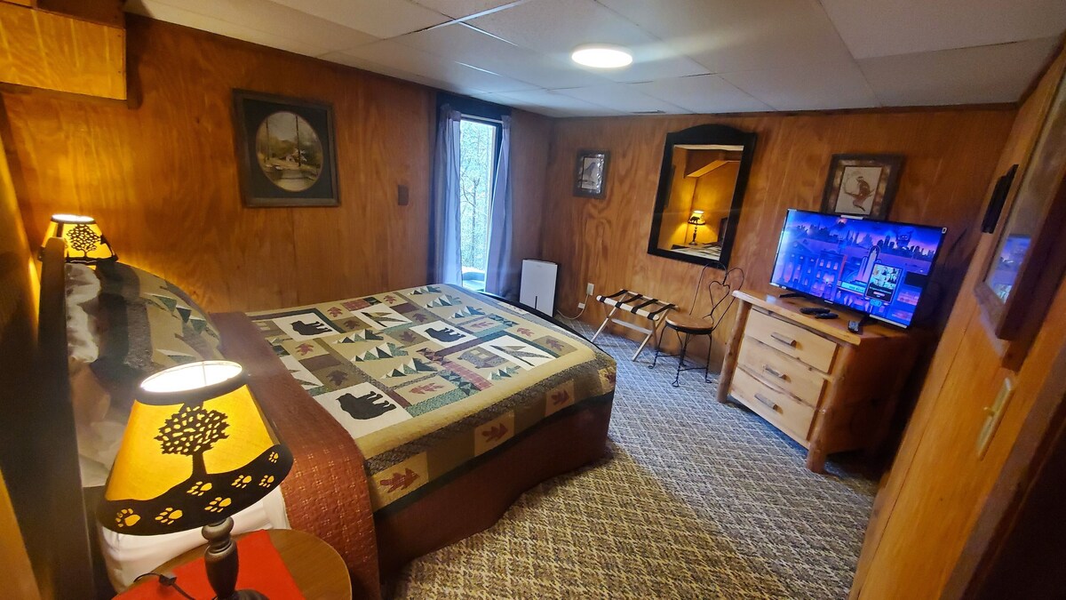 Photo 91 of A+VIEWS Lrg Families&Grps Theater HotTub Arcade Pool Foosball min to Natl park