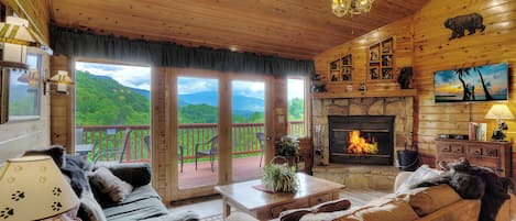 スマートテレビ、暖炉、テレビゲーム、DVD プレーヤー