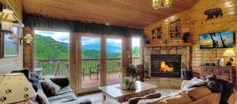 Amazing Views! > Dollywood, Hot Tub, Theater, Games, Resort Pool, Pet Friendly
