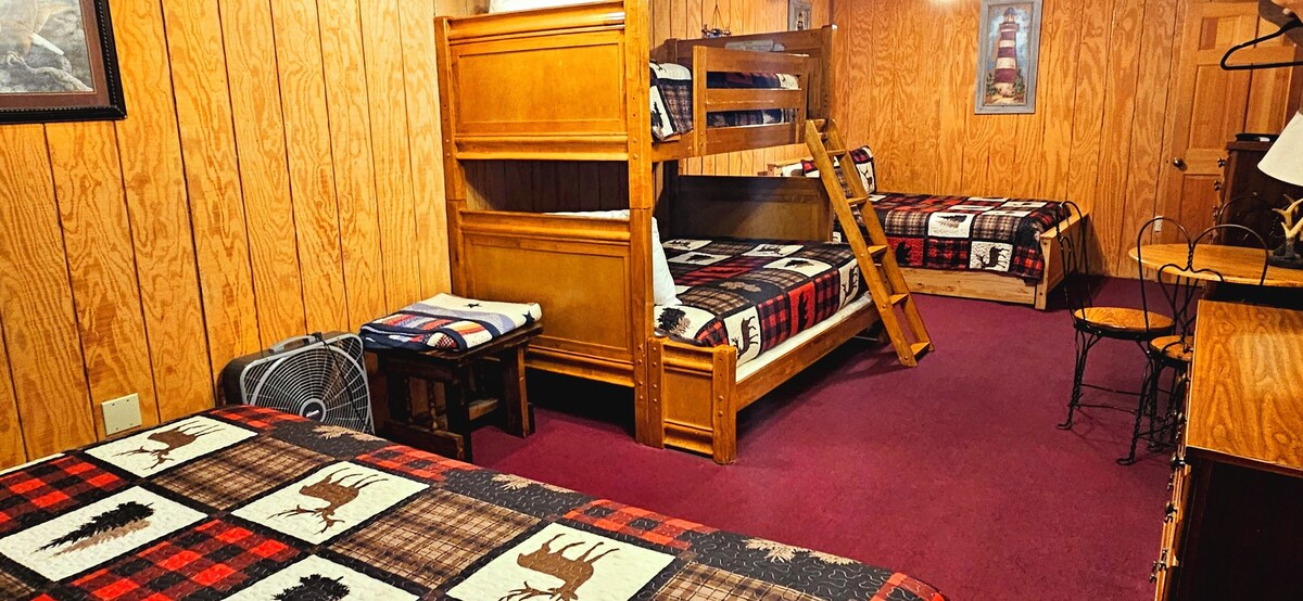 Photo 78 of A+VIEWS Lrg Families&Grps Theater HotTub Arcade Pool Foosball min to Natl park