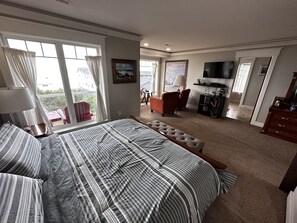 5 bedrooms, iron/ironing board, free WiFi, bed sheets