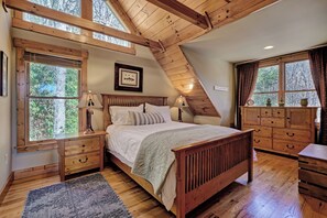 3 bedrooms, iron/ironing board, free WiFi, bed sheets - Custom Built Mountain Home on 4 Acres - 5 Miles from Old Edwards Inn (Highlands)