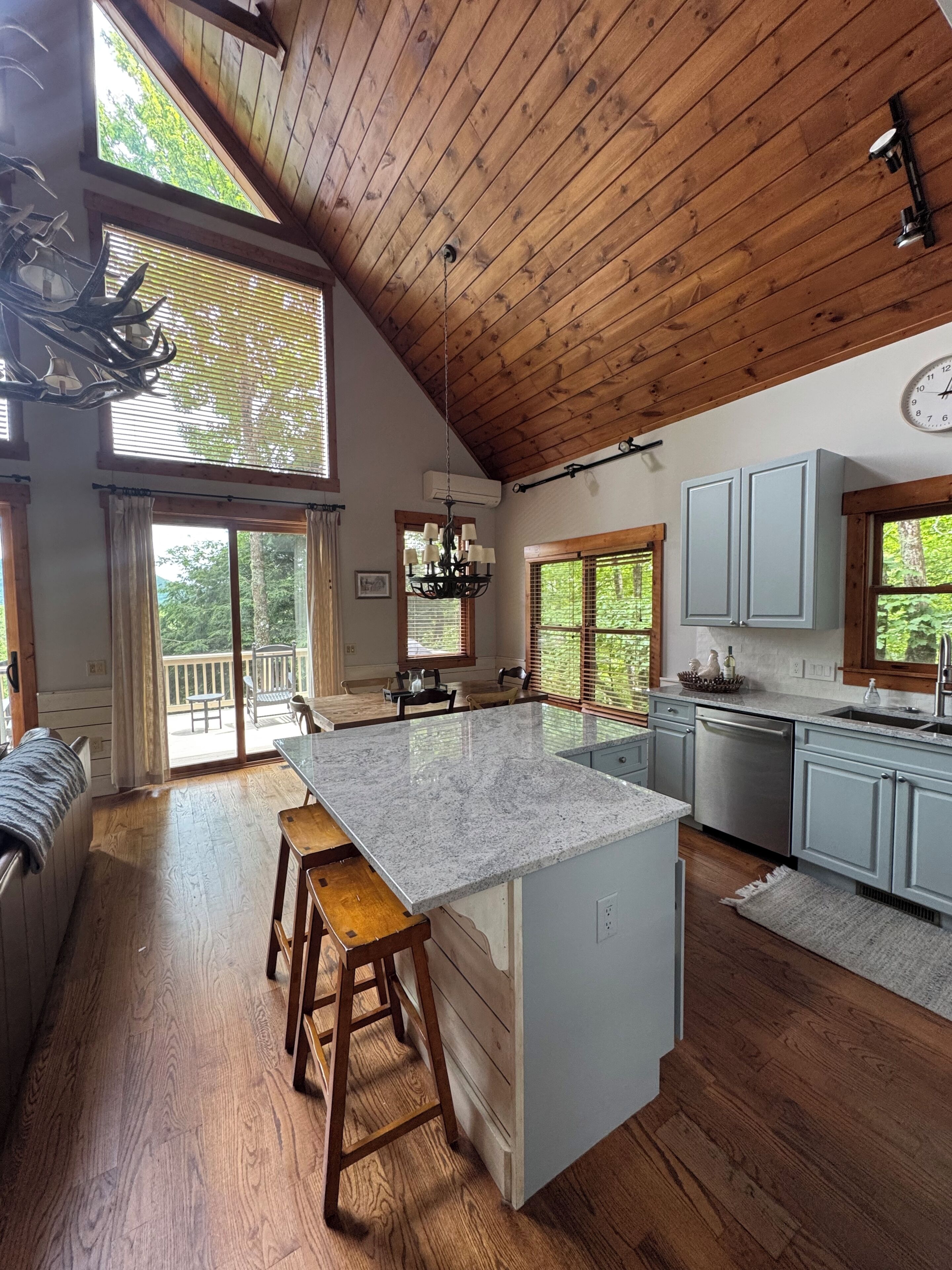 Custom Built Mountain Home On 4 Acres - 5 Miles From Old Edwards Inn - Highlands, NC
