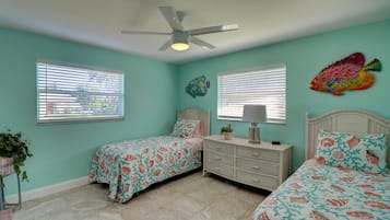 3 bedrooms, iron/ironing board, WiFi, bed sheets