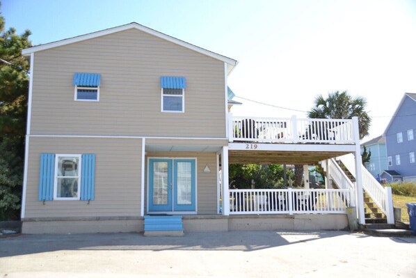 Unclassified image, 1 of 20, button